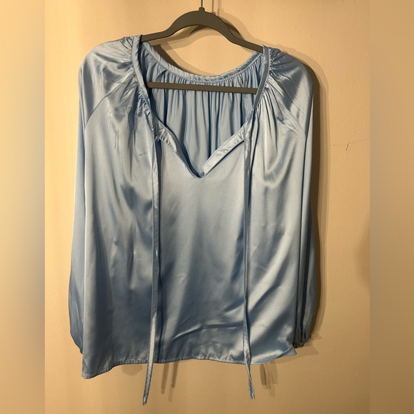Lila & Kiko Blue Satin Dolman Sleeve Top with Bow. Size Large. - Picture 9 of 10